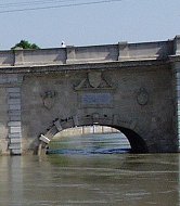 A Belvárosi híd rakparti nyílása (2000)