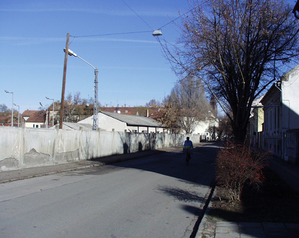 P1301864