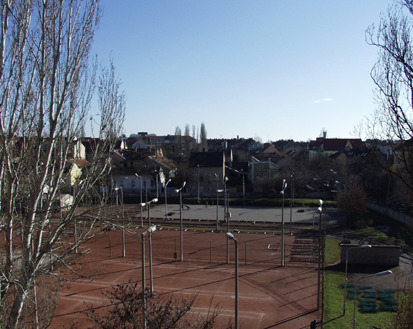 P1301880